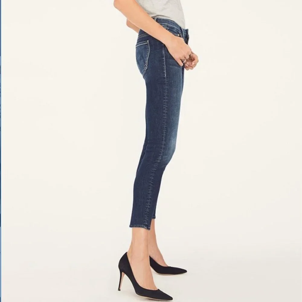 MOTHER Denim Looker Crop Jeans - On the Edge - Picture 2 of 11